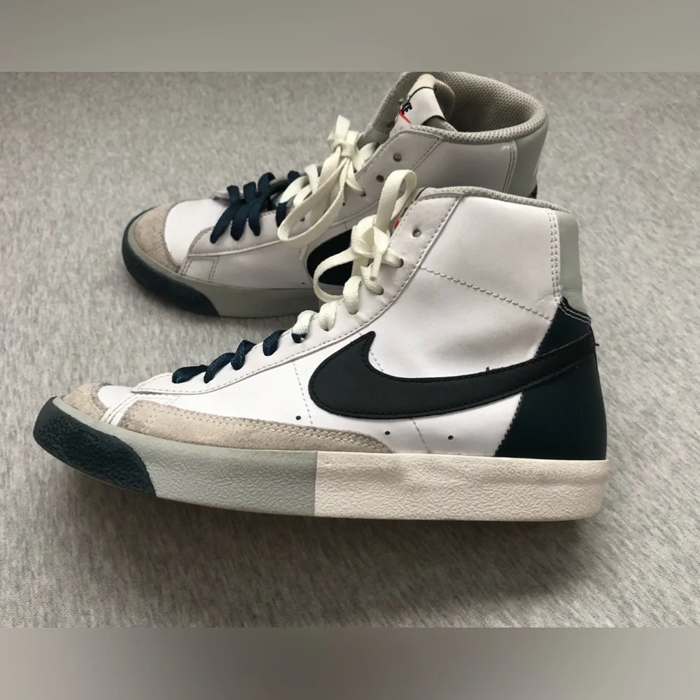 Nike Blazer Mid ‘77 Remix “Split White Spruce” Youth Size: US 5.5Y